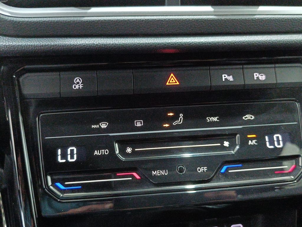 VOLKSWAGEN T-Roc 1.0 TSI R-Line - 22