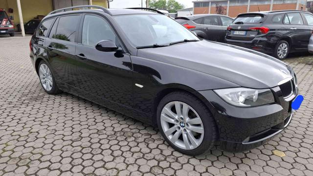 BMW 320 Nero metallizzato