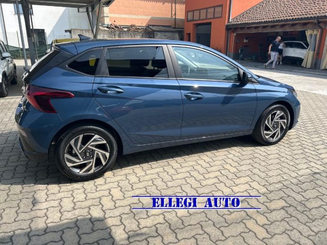 HYUNDAI i20 VIBRANT BLUE pastello