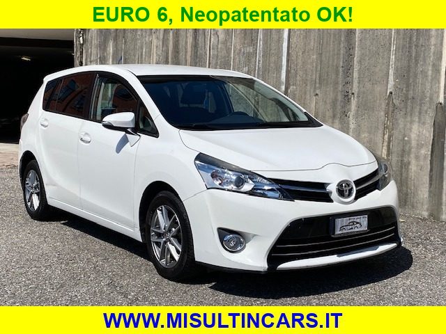 TOYOTA Verso Bianco pastello