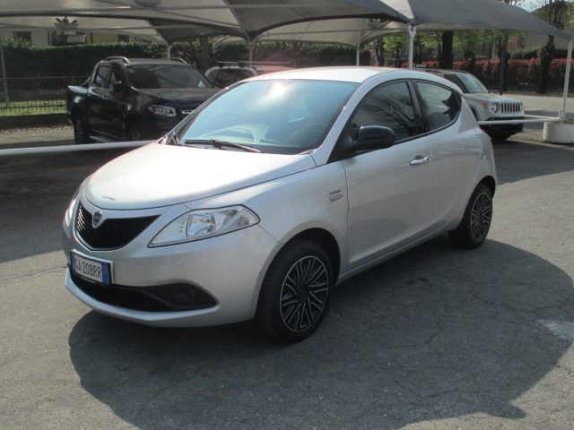 LANCIA Ypsilon Argento metallizzato