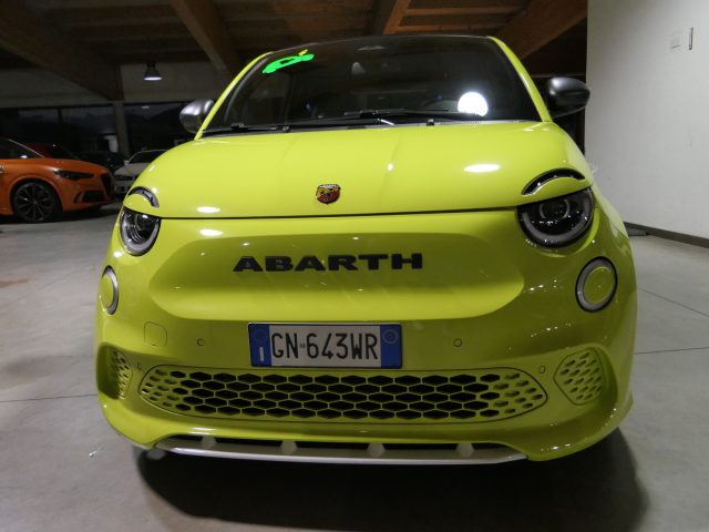 ABARTH 500e Grün pastell