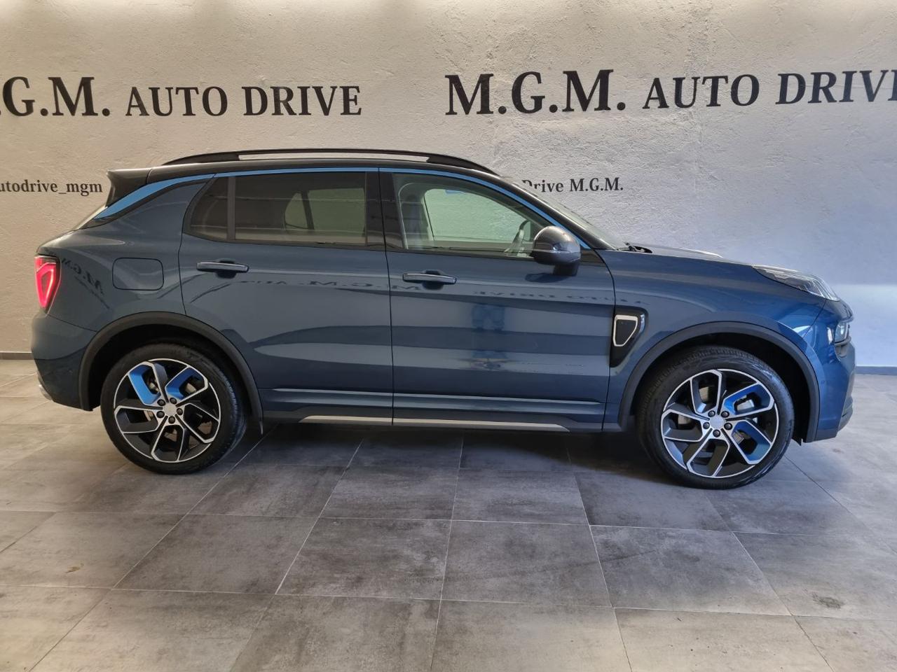 LYNK & CO 01 PHEV - 4