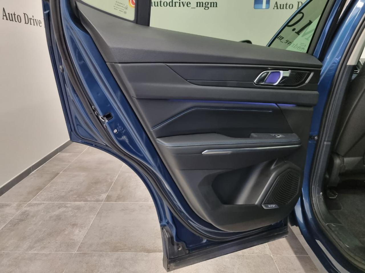 LYNK & CO 01 PHEV - 27