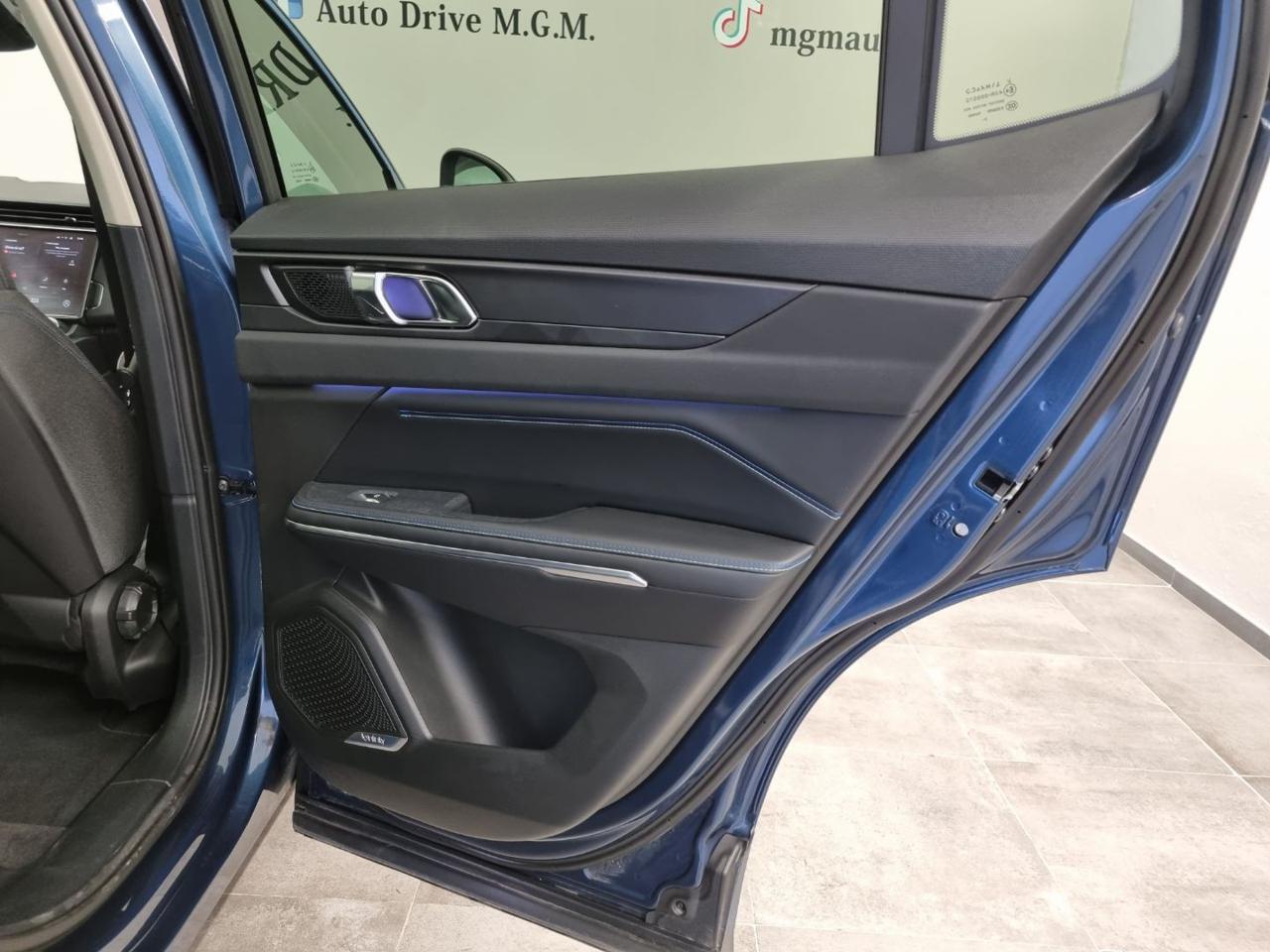 LYNK & CO 01 PHEV - 21