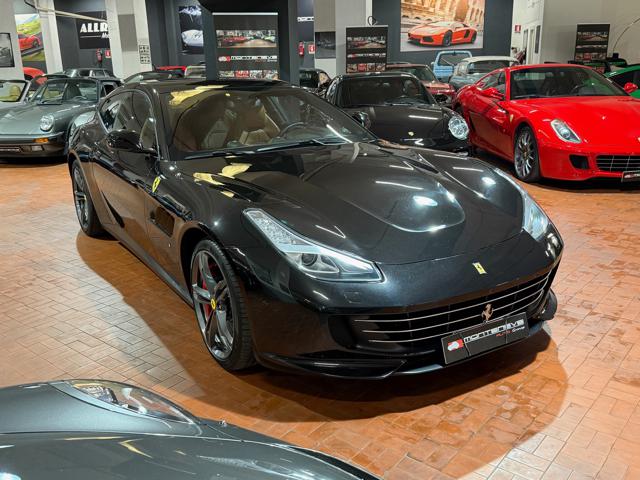 FERRARI GTC4 Lusso Nero pastello