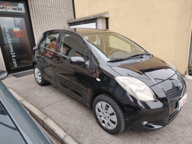 TOYOTA Yaris Nero metallizzato