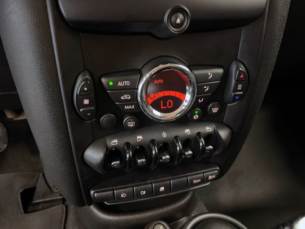 MINI Countryman MINI COOPER D COUNTRYMAN ALL4 - 26