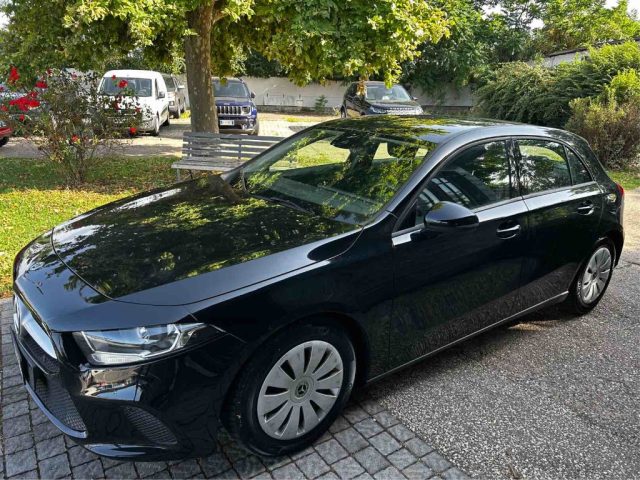 MERCEDES-BENZ A 200 Nero metallizzato