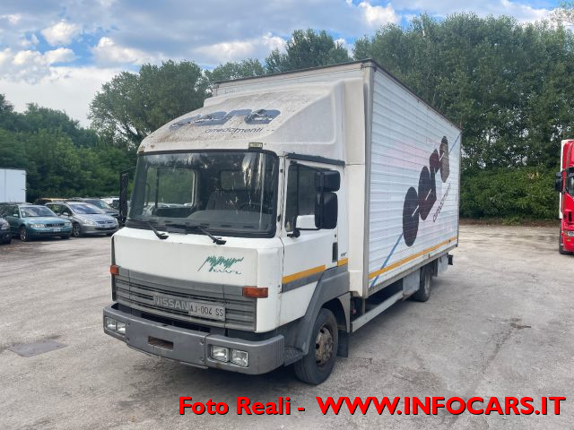 NISSAN  Bianco pastello