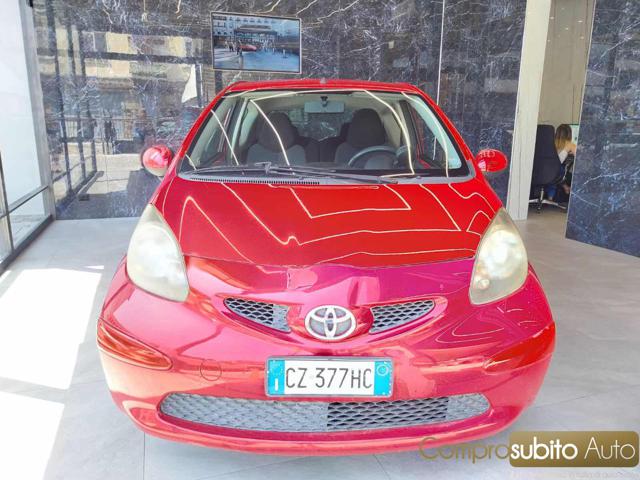 TOYOTA Aygo Rosso pastello