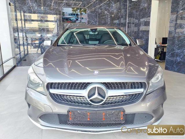 MERCEDES-BENZ CLA 180 Grigio scuro pastello