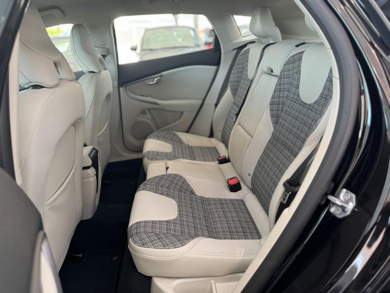 VOLVO V40 D2 2.0d 120cv Geartronic Business Plus - 10