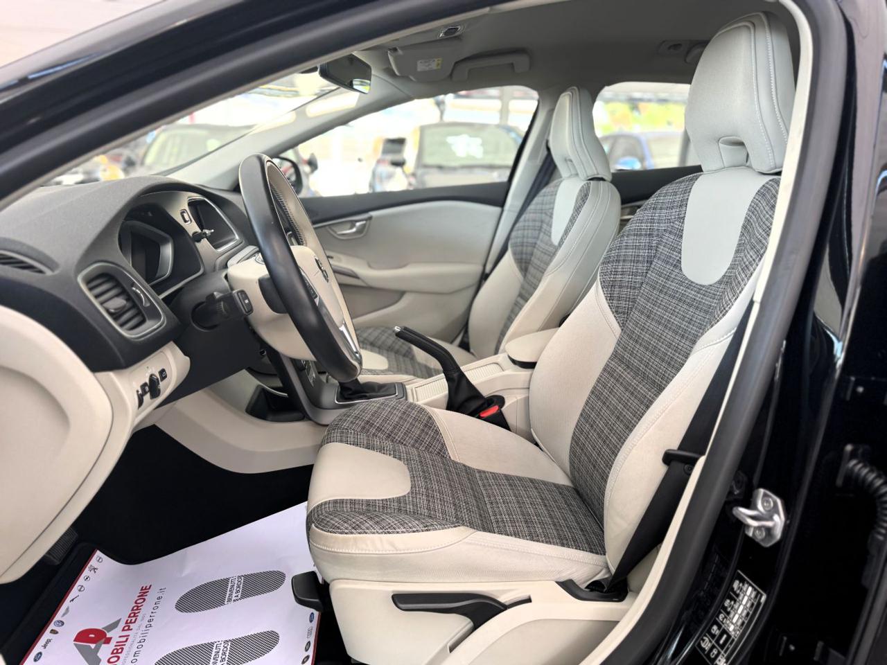 VOLVO V40 D2 2.0d 120cv Geartronic Business Plus - 6