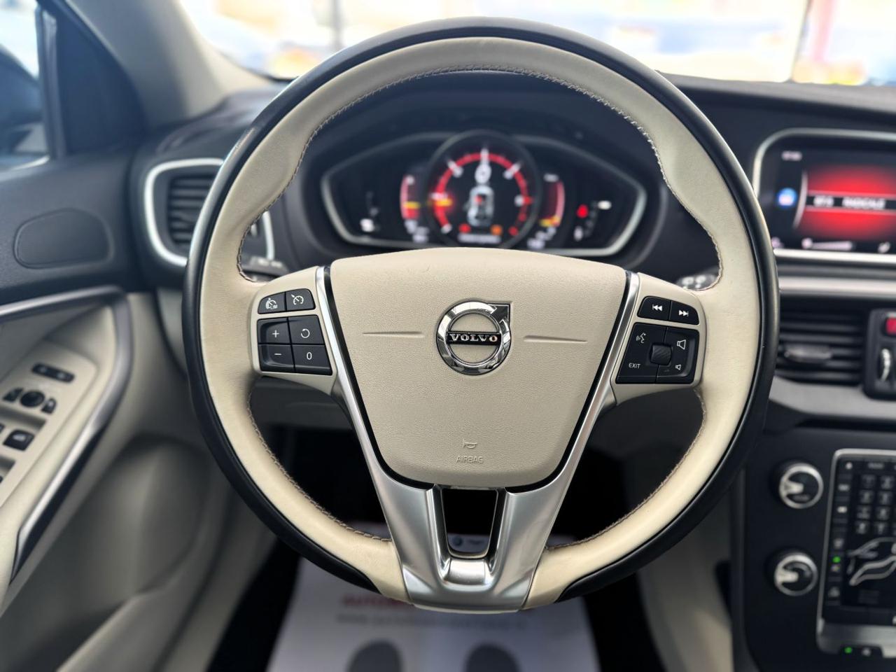 VOLVO V40 D2 2.0d 120cv Geartronic Business Plus - 8