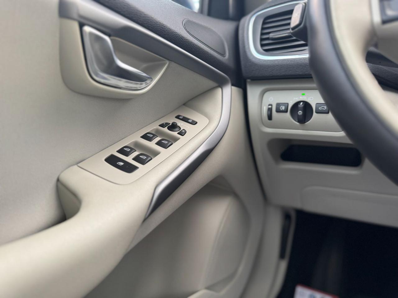 VOLVO V40 D2 2.0d 120cv Geartronic Business Plus - 22