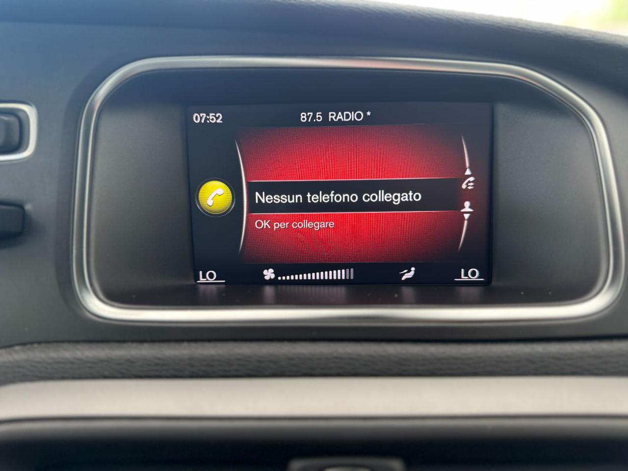 VOLVO V40 D2 2.0d 120cv Geartronic Business Plus - 26