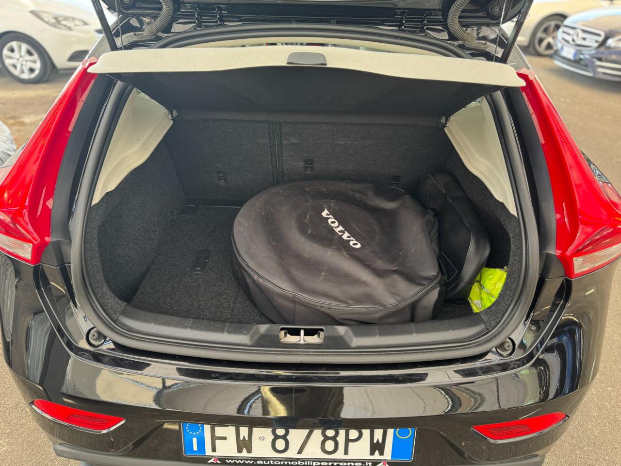 VOLVO V40 D2 2.0d 120cv Geartronic Business Plus - 23