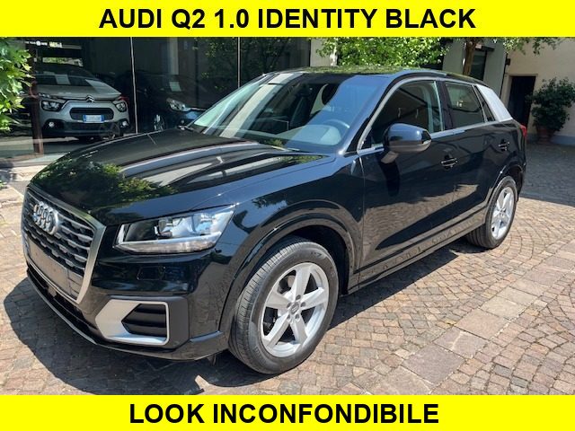 AUDI Q2 Nero pastello