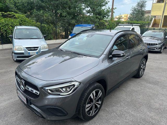 MERCEDES-BENZ GLA 200 Grigio metallizzato