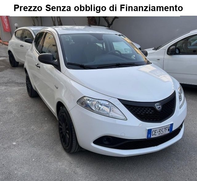 LANCIA Ypsilon Bianco pastello