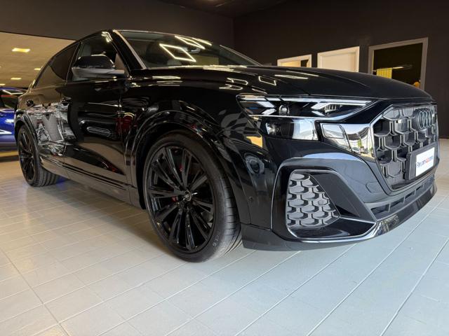 AUDI Q8 Nero metallizzato