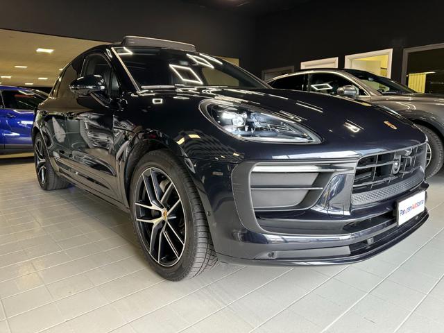 PORSCHE Macan Nero metallizzato