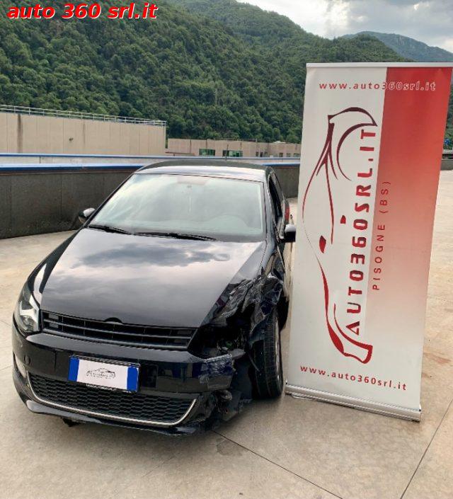 VOLKSWAGEN Polo Nero pastello