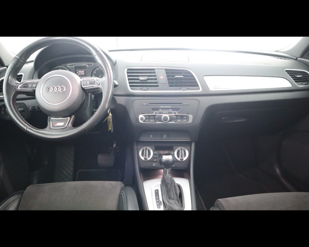 AUDI Q3 I 2011 -  2.0 tdi Business quattro 177cv s-tronic - 18