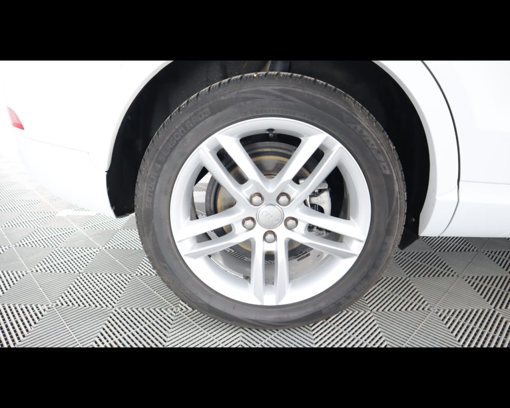 AUDI Q3 I 2011 -  2.0 tdi Business quattro 177cv s-tronic - 23