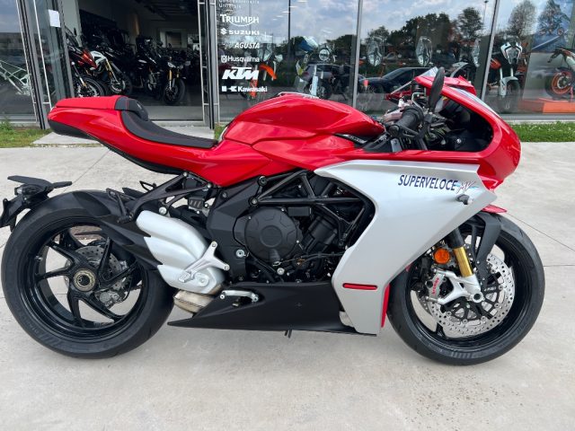 MV AGUSTA Superveloce 800 Rosso pastello