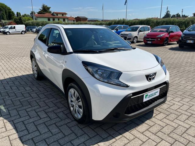 TOYOTA Aygo X Bianco pastello