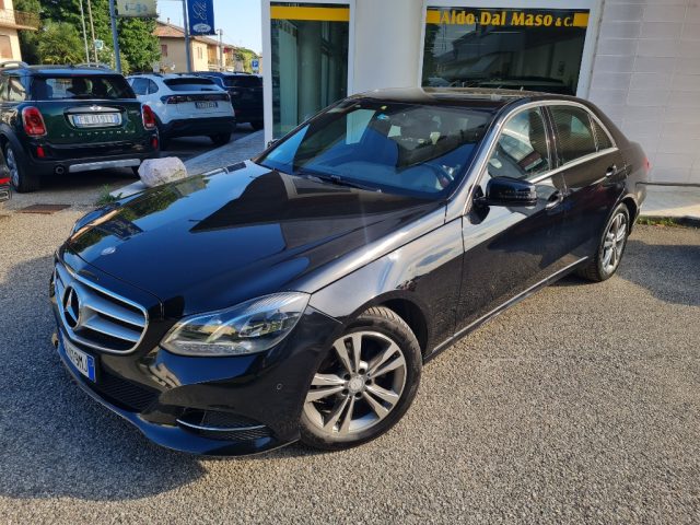 MERCEDES-BENZ E 200 Nero pastello