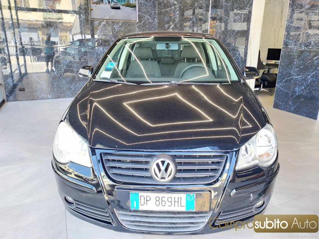 VOLKSWAGEN Polo Noir Pastel
