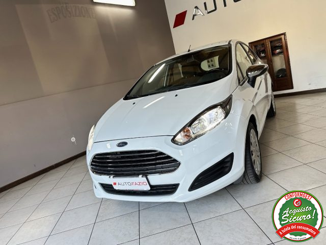 FORD Fiesta Bianco pastello