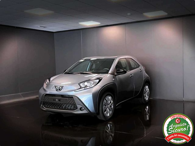 TOYOTA Aygo X Argento pastello