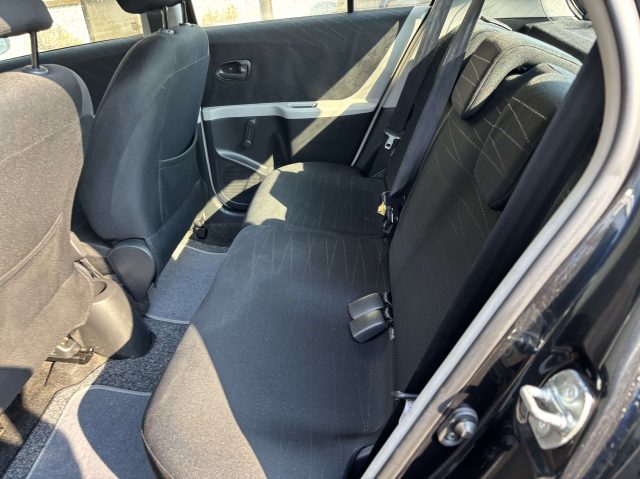 TOYOTA Yaris Argento pastello