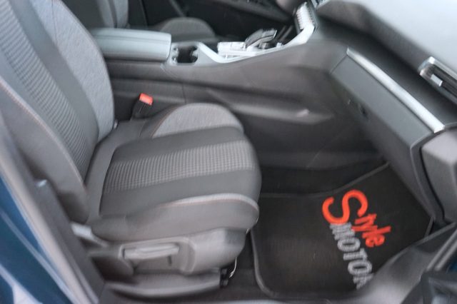 PEUGEOT 5008 37
