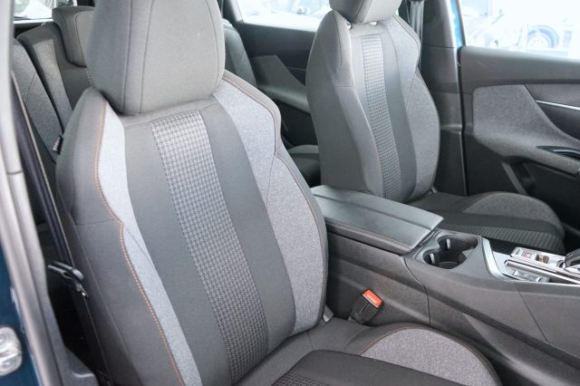 PEUGEOT 5008 38
