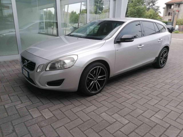 VOLVO V60 Argento metallizzato