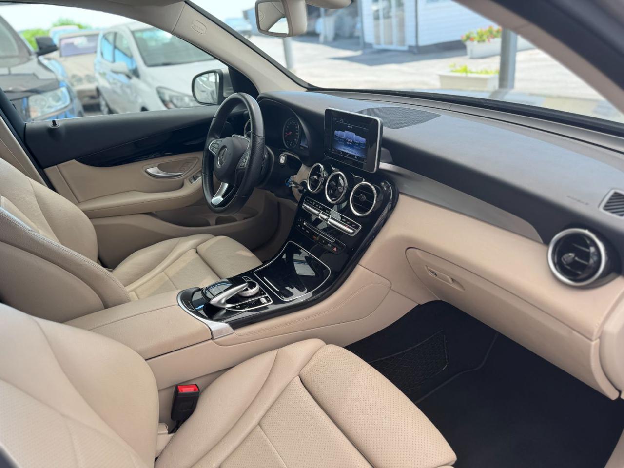 MERCEDES-BENZ GLC 220 d 4Matic Sport (Pelle/LED/Auto/Navi) - 10