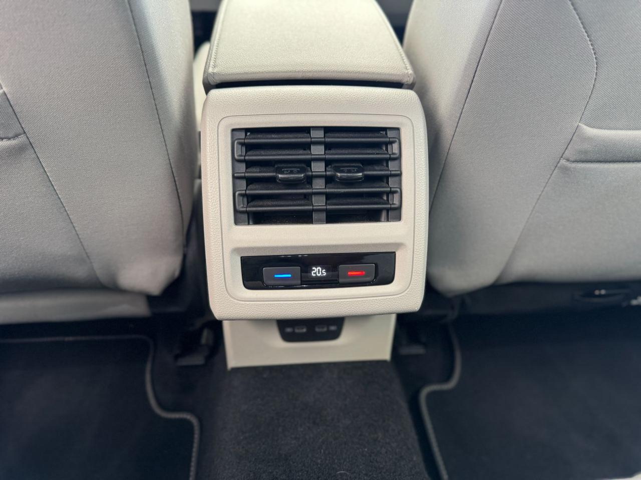 VOLKSWAGEN Golf 2.0 TDI 150cv DSG Style (Led/App/Navi) - 32