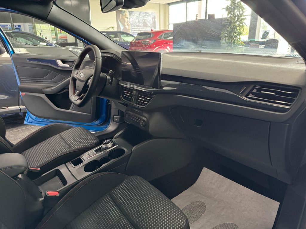 FORD Focus 1.5 EcoBlue 115 CV automatico 5p. ST-Line - 10