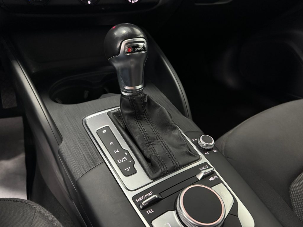 AUDI A3 SPB 1.6 TDI 116 CV S-Tronic Business - 12