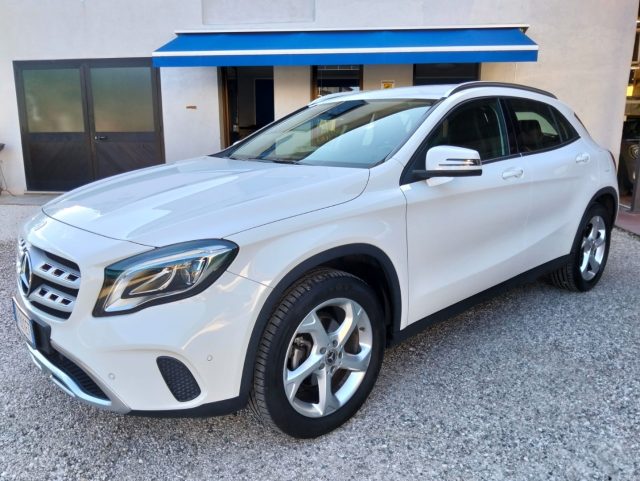 MERCEDES-BENZ GLA 180 Bianco pastello
