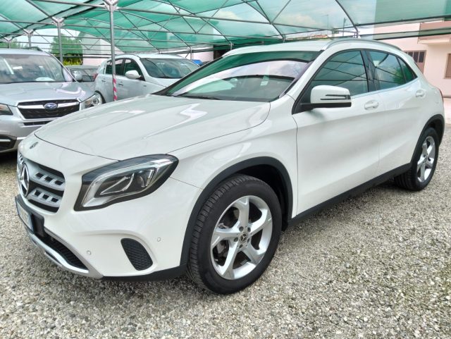 MERCEDES-BENZ GLA 180 Bianco pastello