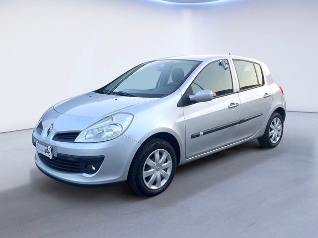 RENAULT Clio Argento pastello