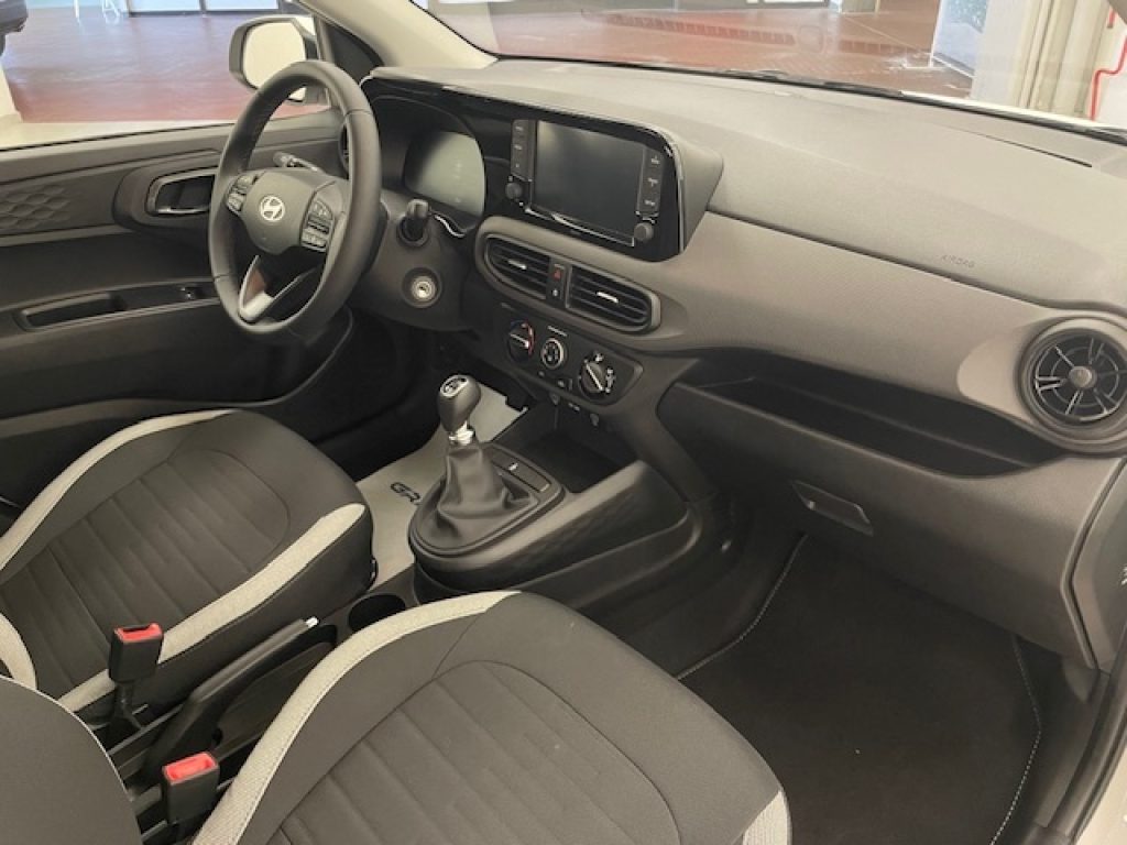 HYUNDAI i10 III 2023 -  1.0 econext Gpl Connectline - 6