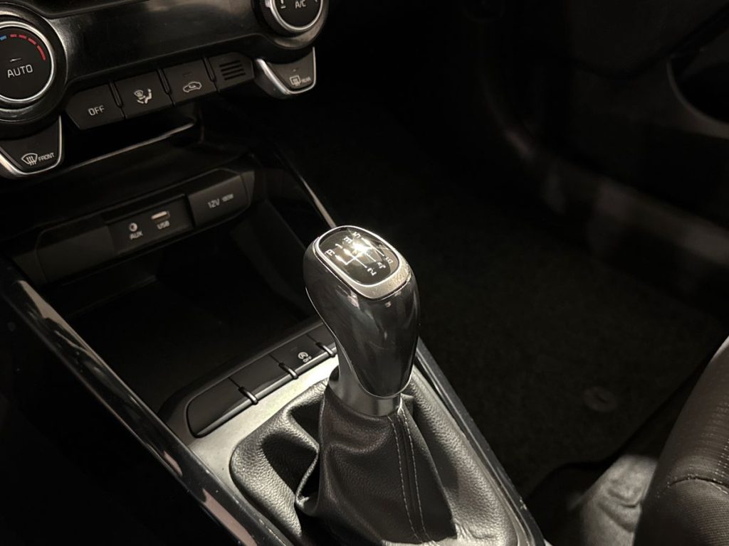 KIA Stonic 1.6 CRDi 110 CV Style - 8