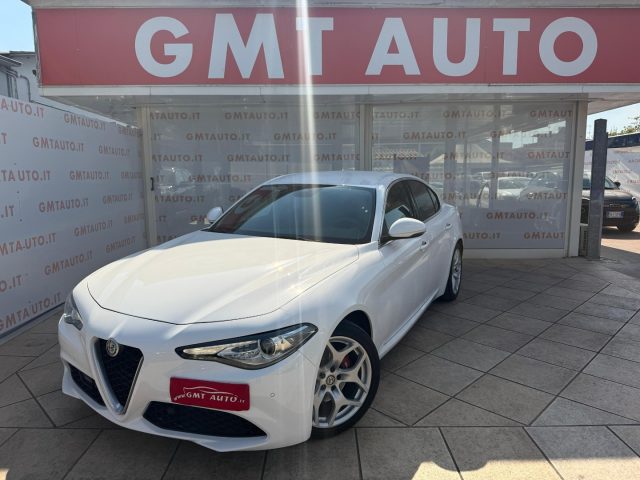 ALFA ROMEO Giulia Bianco pastello